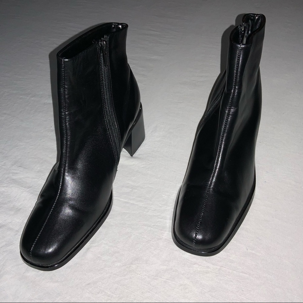 Black leather ankle boot 8.5 chunky heel
